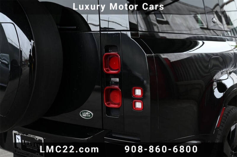 2023 Land Rover Defender 130 X-Dynamic SE