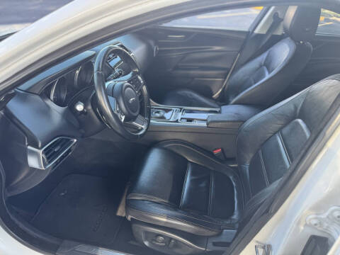 2018 Jaguar XE 25t Prestige