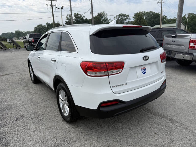 2016 Kia Sorento LX