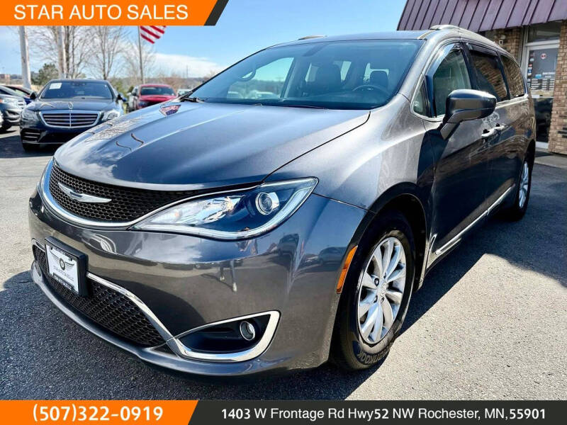 2017 Chrysler Pacifica Touring-L