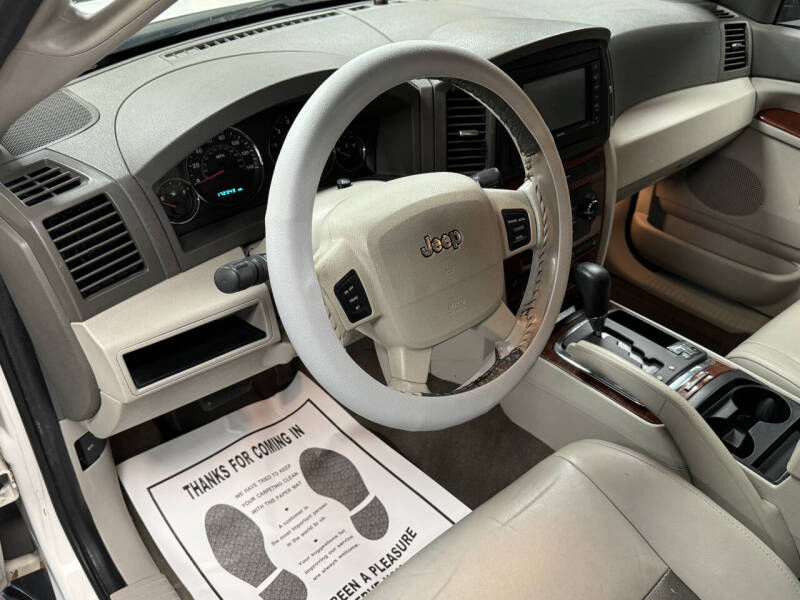 2005 Jeep Grand Cherokee Limited photo 11