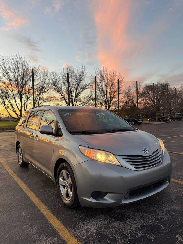 2015 Toyota Sienna LE 8-Passenger