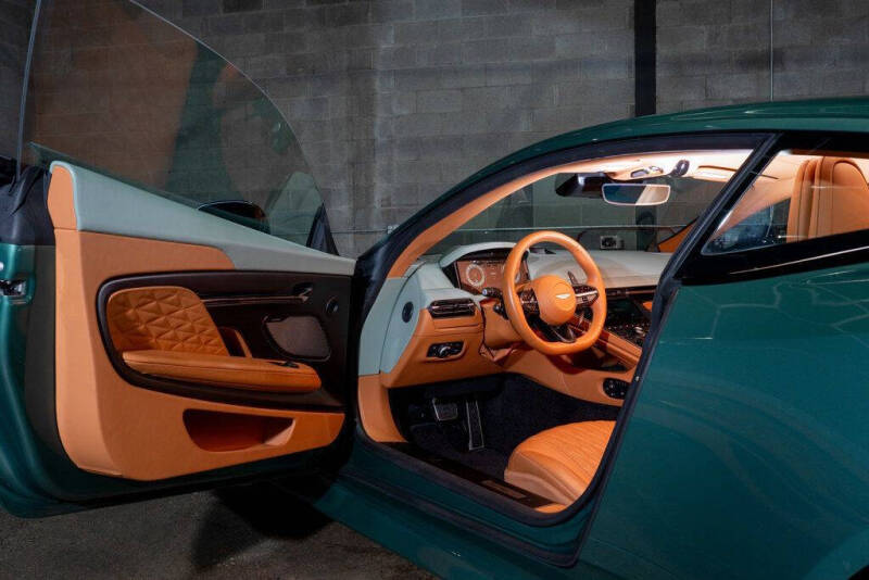 2024 Aston Martin DB12 V8