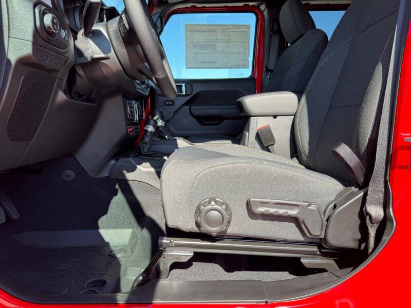 2025 Jeep Gladiator Willys