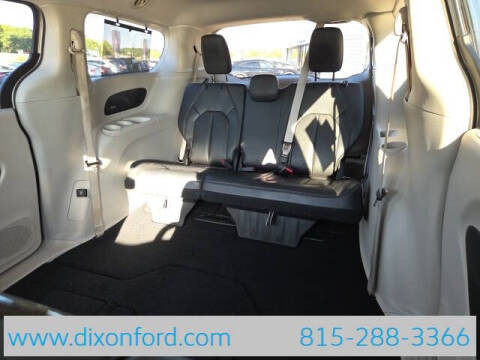 2017 Chrysler Pacifica Touring-L Plus