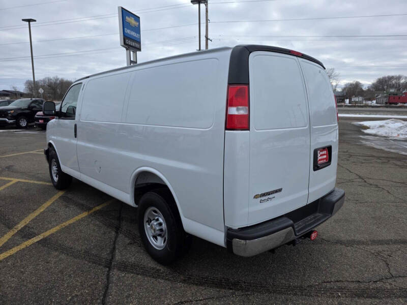 2025 Chevrolet Express 2500
