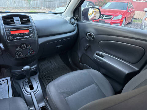 2015 Nissan Versa 1.6 S