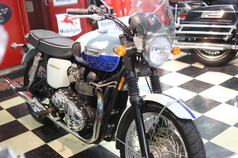 2010 Triumph BONNEVILLE SIXTY for sale at Dream Machines USA in Lantana FL