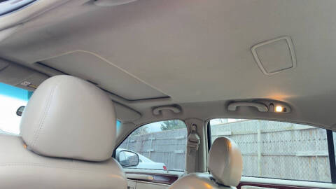 2003 Lincoln Town Car Signature