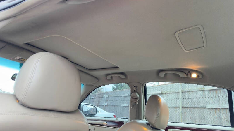 2003 Lincoln Town Car Signature