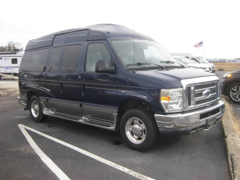 2010 Ford E-Series Econoline Van Commercial's photo