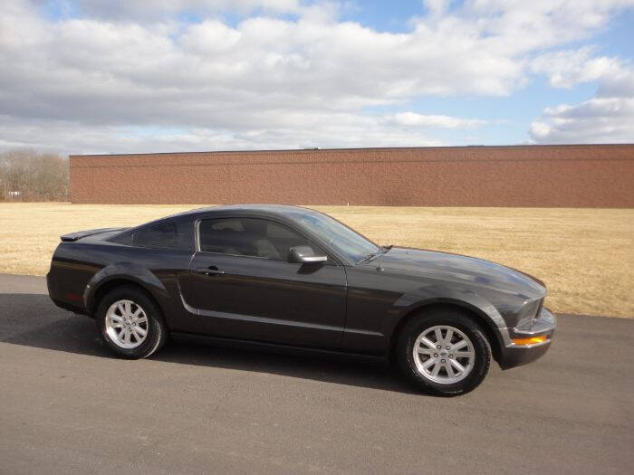 2007 Ford Mustang V6 Deluxe