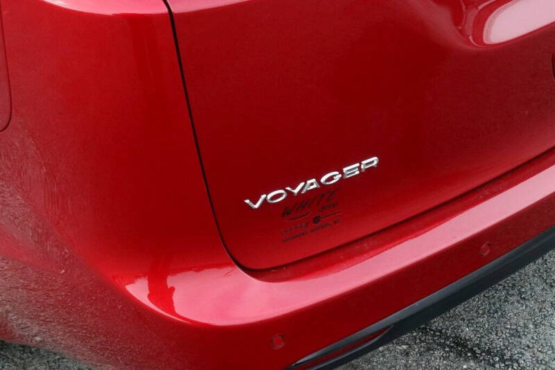 2026 Chrysler Voyager LX