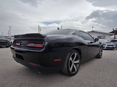2017 Dodge Challenger R/T Shaker