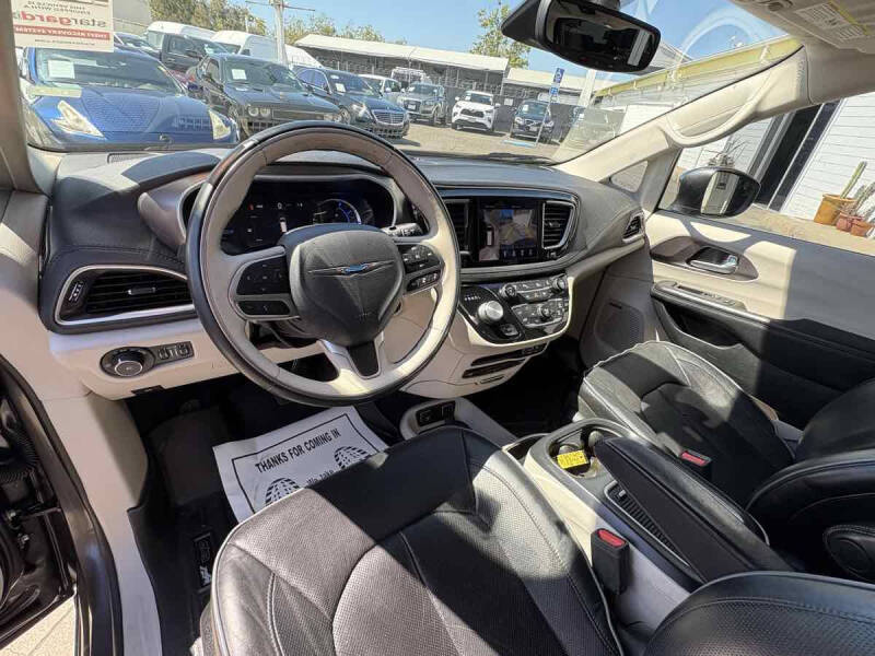 2018 Chrysler Pacifica Hybrid Limited