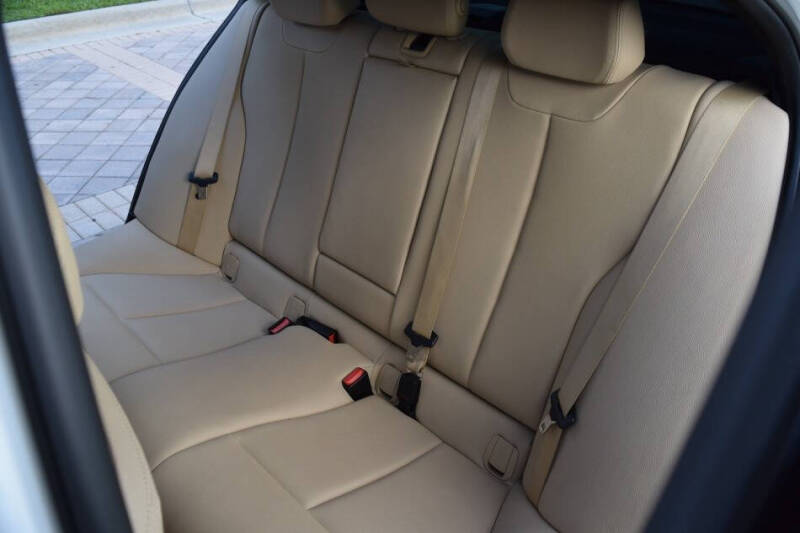 2017 BMW 3 Series 330i