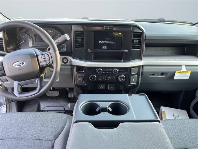 2025 Ford F-350 Super Duty XL