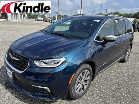 2023 Chrysler Pacifica Plug-In Hybrid for sale at Kindle Auto Plaza in Cape May Court House NJ