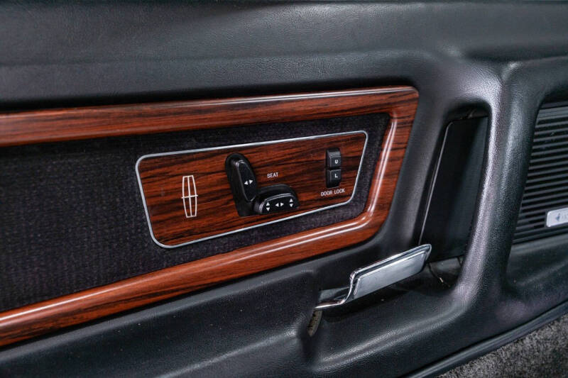 1990 Lincoln Mark VII Bill Blass