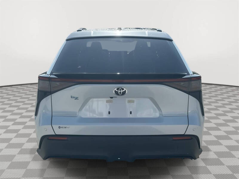 2026 Toyota bZ XLE Plus