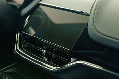 2025 Aston Martin DBX 707