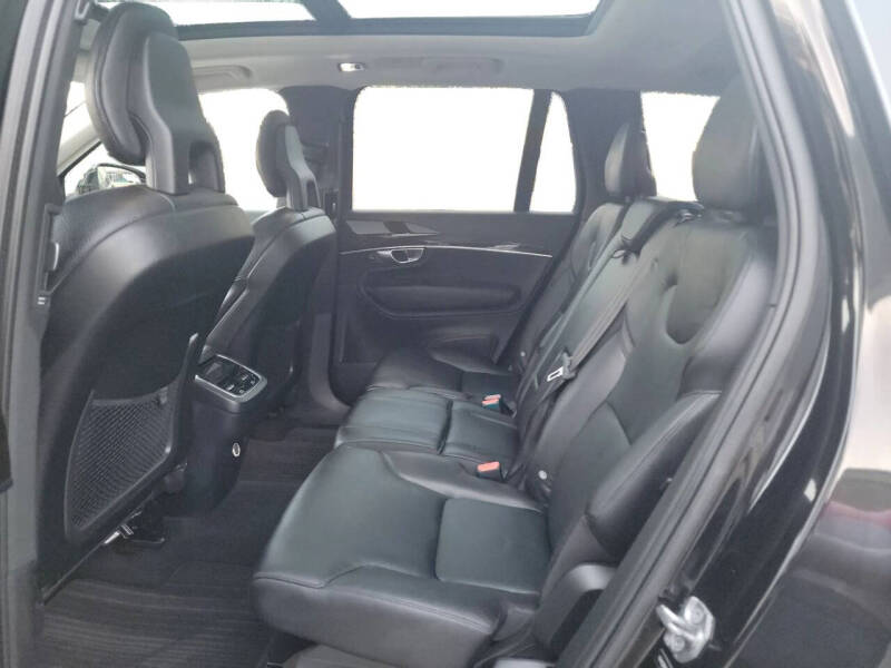 2016 Volvo XC90 T6 Momentum