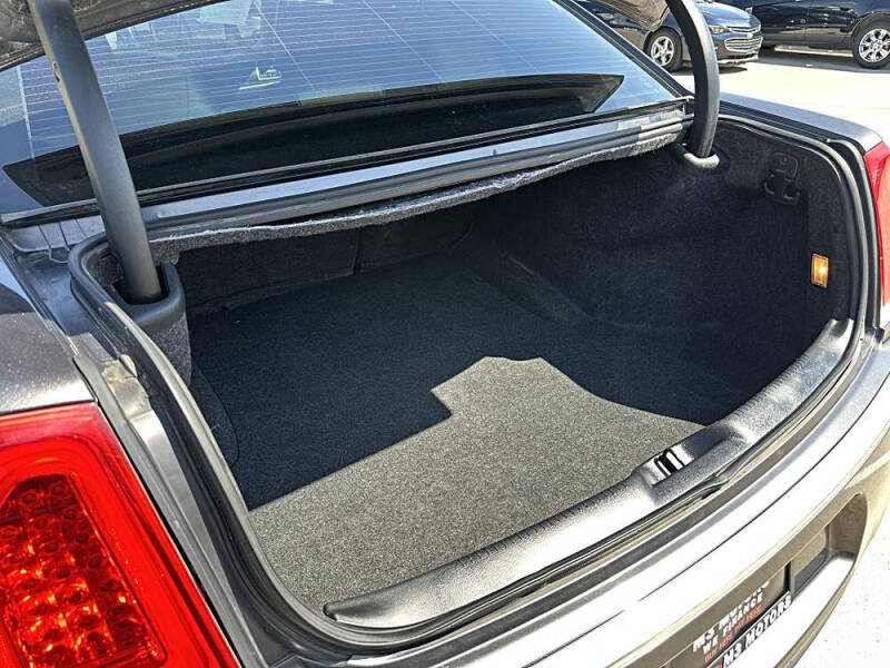 2015 Chrysler 300 Limited