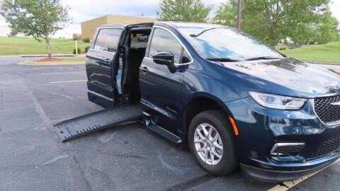 2024 Chrysler Pacifica Touring