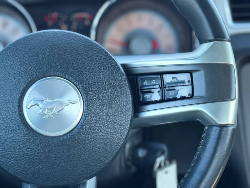 2012 Ford Mustang V6 Premium