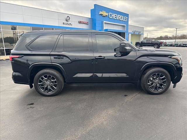 2023 Toyota Sequoia SR5