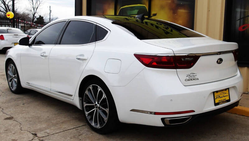 2019 Kia Cadenza Technology