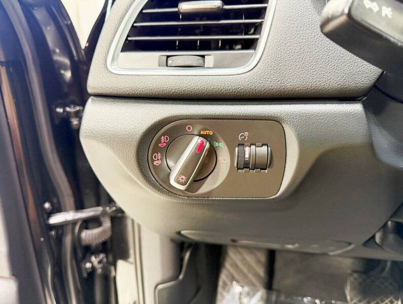 2015 Audi Q3 2.0T quattro Prestige