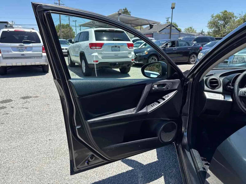 2013 Mazda MAZDA3 i Touring