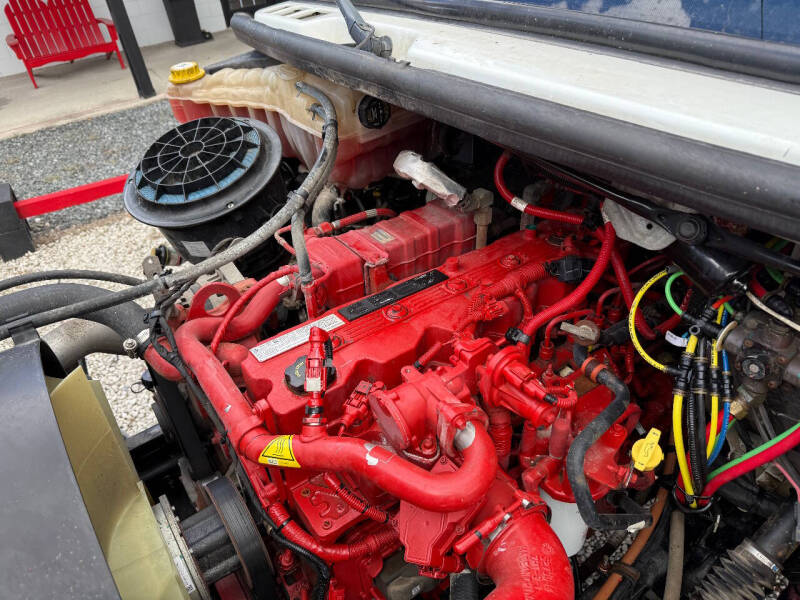 2022 Freightliner M2 106