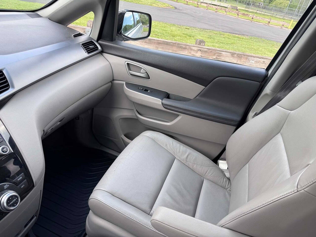 2011 Honda Odyssey 13