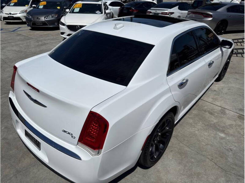 2017 Chrysler 300 C