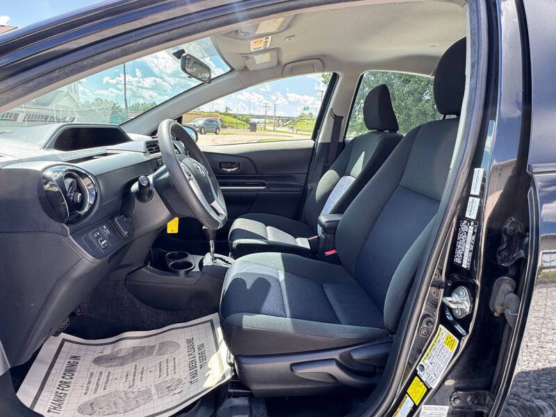 2016 Toyota Prius c Two