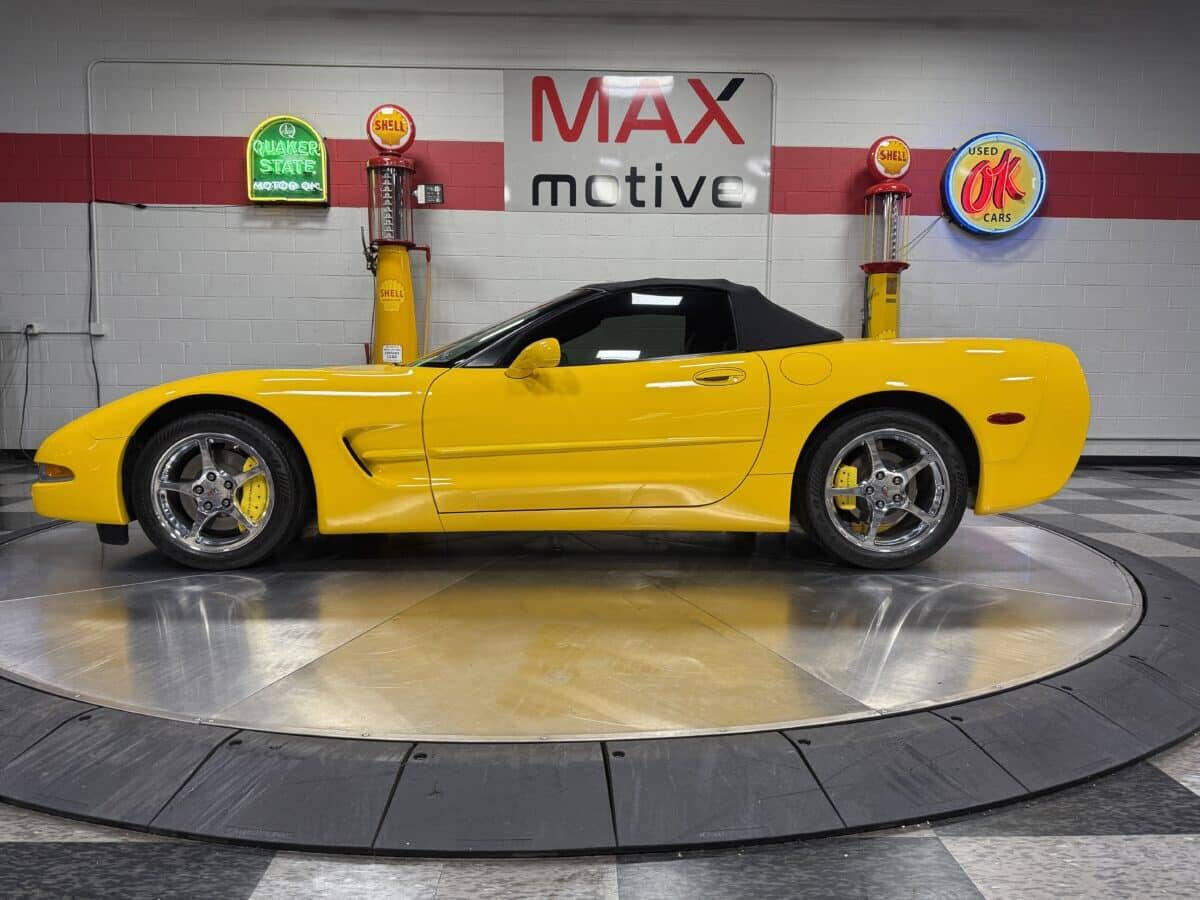 2004 Chevrolet Corvette 15