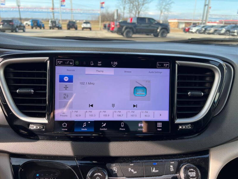 2024 Chrysler Pacifica Touring L