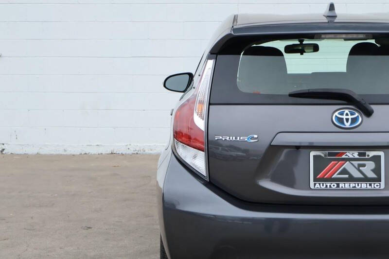 2015 Toyota Prius c Three