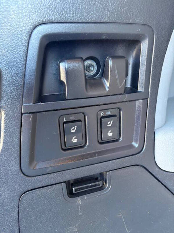 2012 Toyota Sequoia SR5