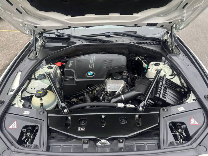 2016 BMW 5 Series 528i xDrive