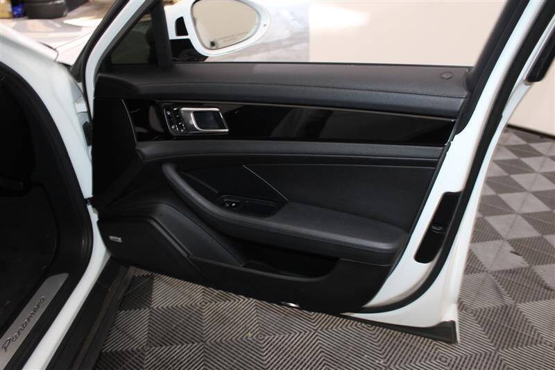 2017 Porsche Panamera