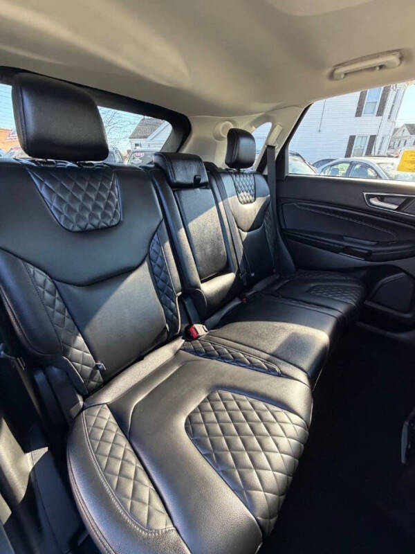 2023 Ford Edge Titanium