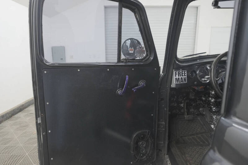 1950 International L-120