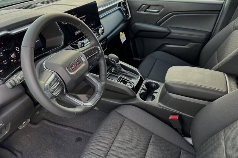 2024 GMC Canyon Elevation