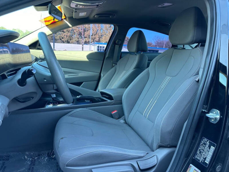 2024 Hyundai Elantra SEL