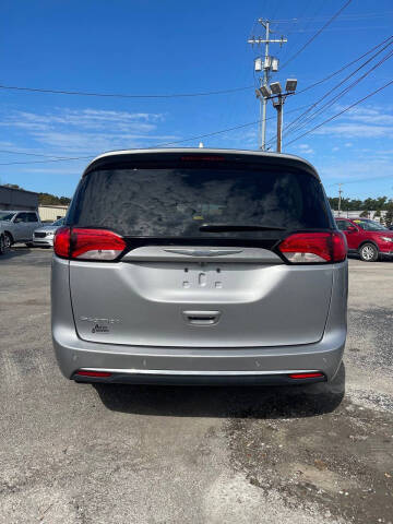 2017 Chrysler Pacifica Touring-L