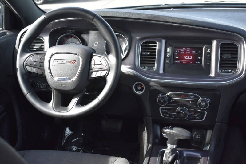 2017 Dodge Charger SE