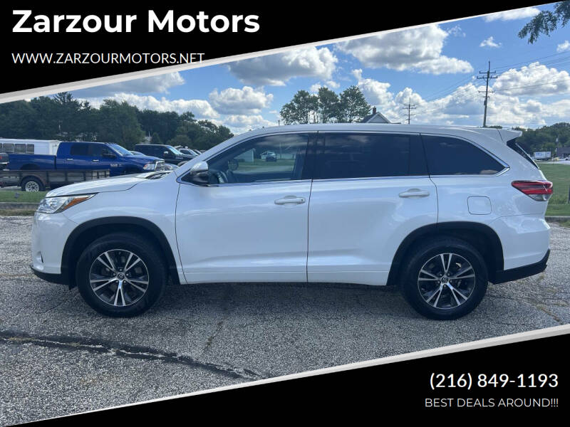 2017 Toyota Highlander LE's photo